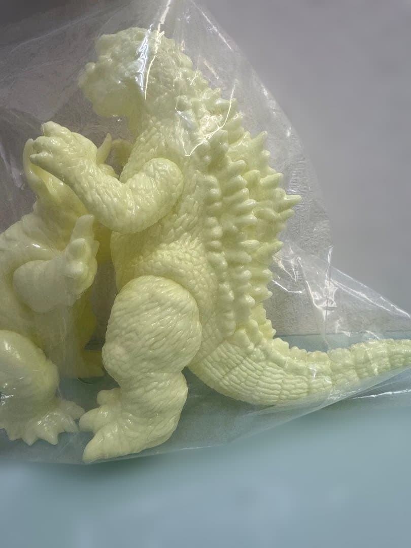 M1号　ゴジラ＆バラゴン　未塗装蓄光版　２体セット　GMKゴジラ