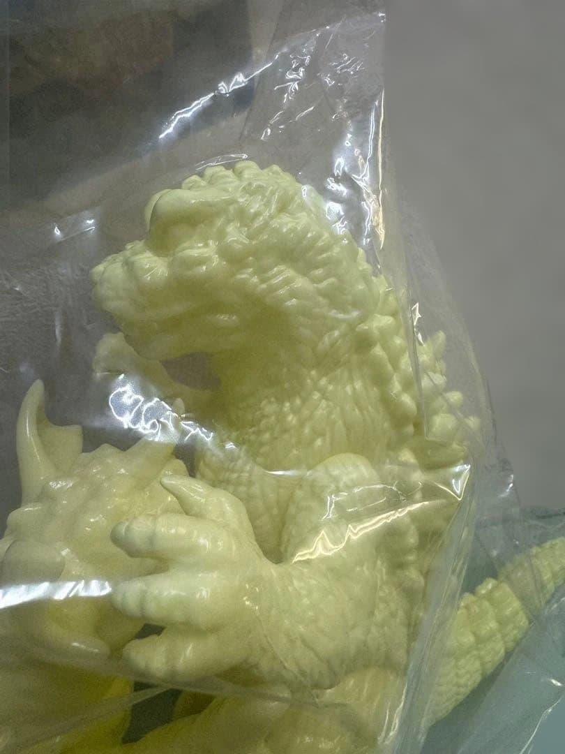 M1号　ゴジラ＆バラゴン　未塗装蓄光版　２体セット　GMKゴジラ