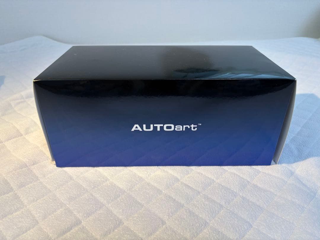 スズキ ジムニー 1/18 キネティックイエロー