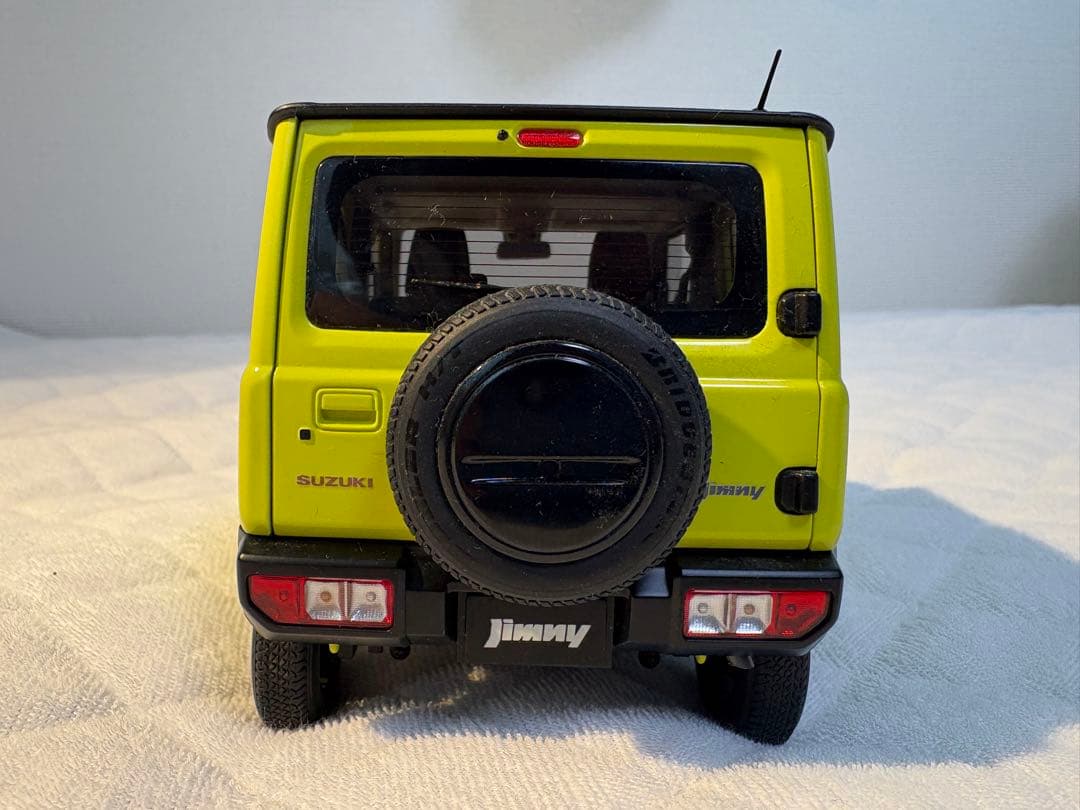 スズキ ジムニー 1/18 キネティックイエロー