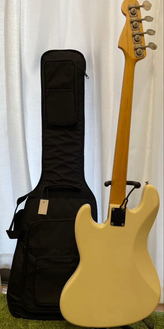 ベース Fender JAZZ BASS