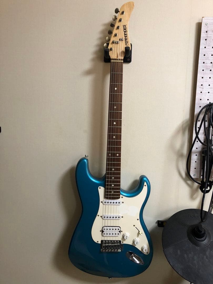 フェルナンデス　ストラトタイプ エレキギター