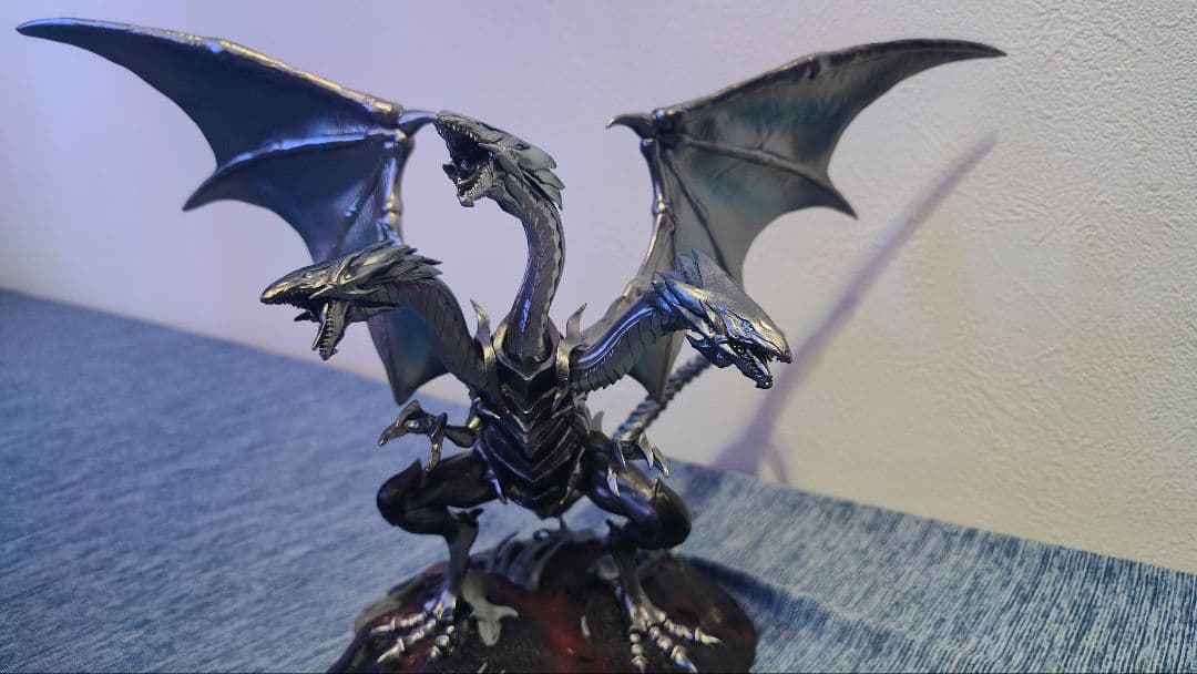ブルーアイズアルティメットドラゴン フィギュア