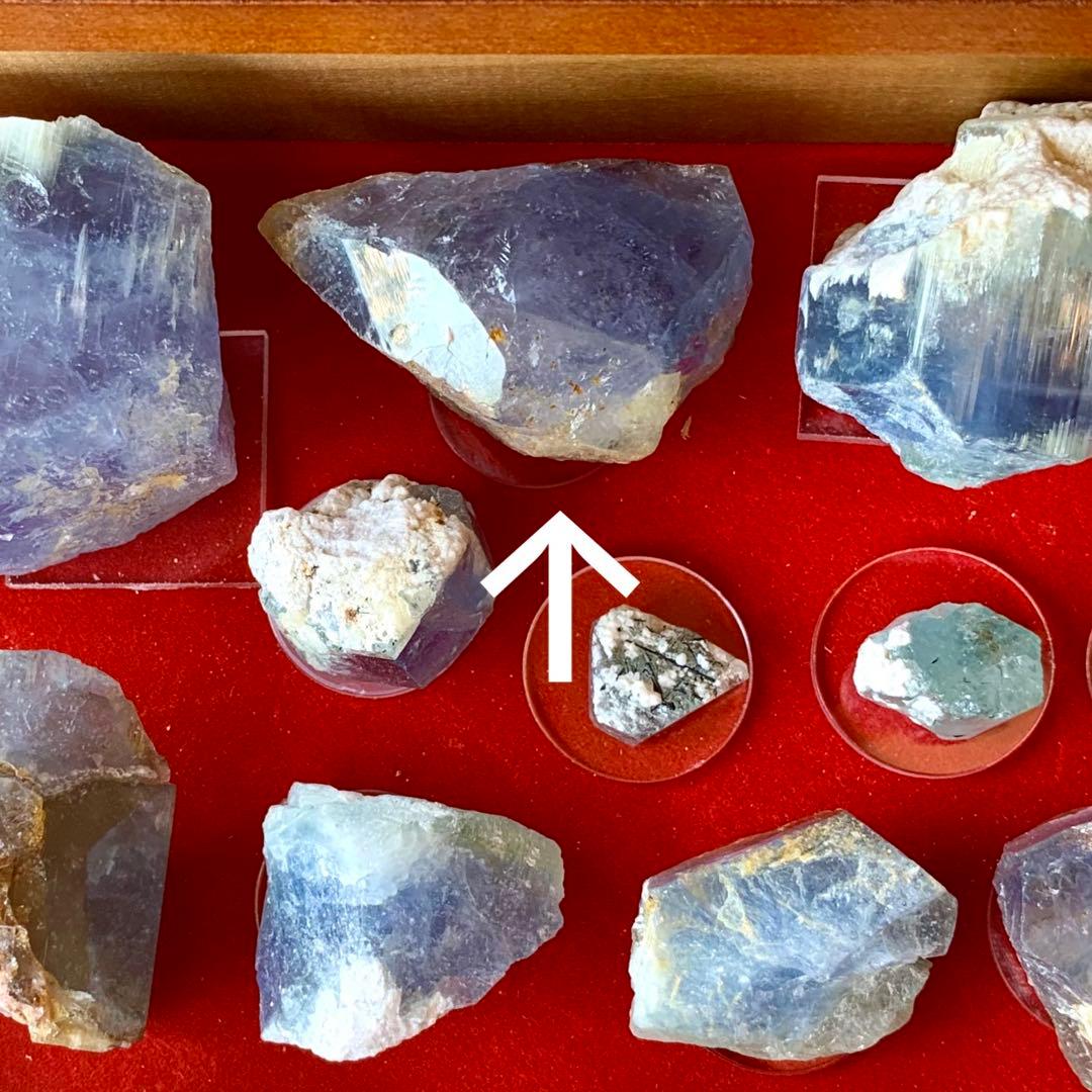 特大ブルーベリル結晶標本a