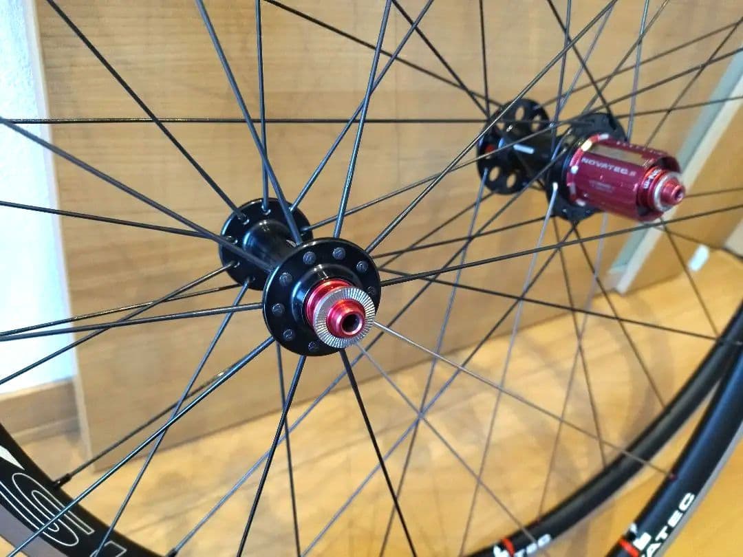 美品! ヒルクライムに! ノバテック JETFLY SL 700C 軽量ホイール