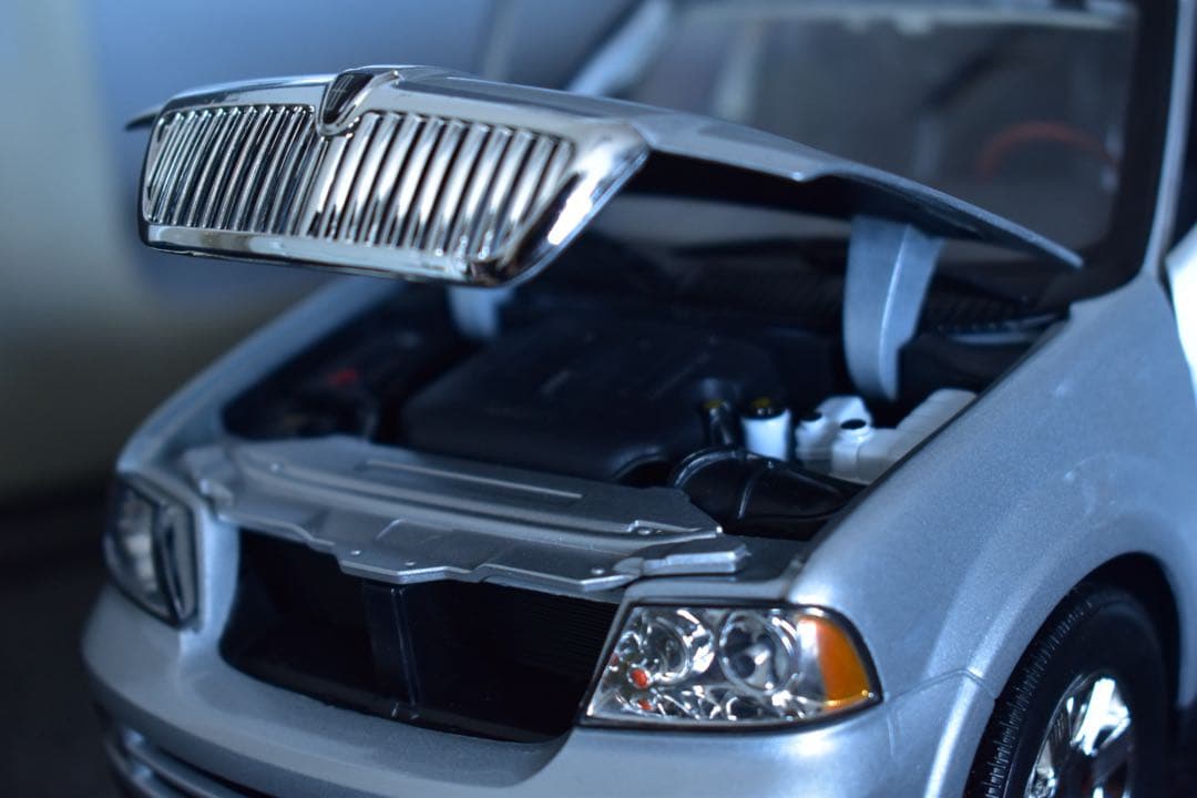 1/18 Welly リンカーン ナビゲーター サスペンション可動