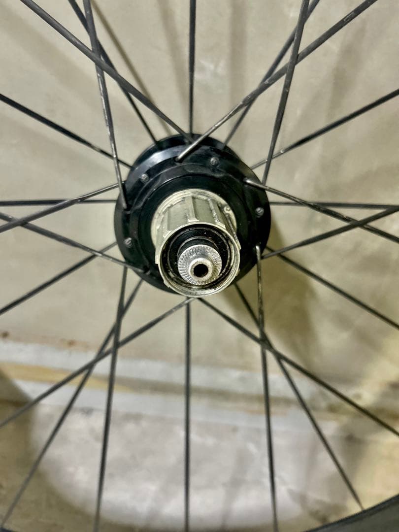 ◆台湾メーカー製の定価18万円程のカーボンホイール＆タイヤ後輪】重量1.07kg