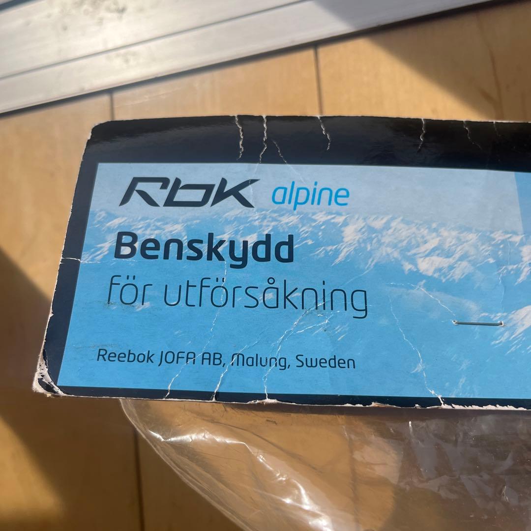 【新品】【未使用】Reebok スキー　シンガード レガース