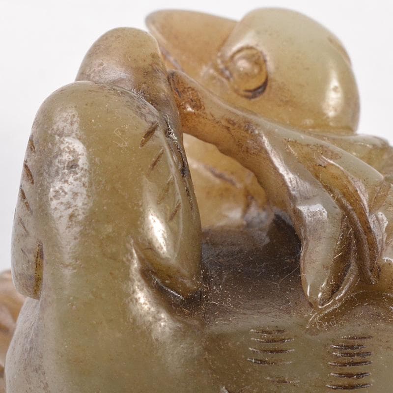 中国　玉石彫刻　親子鳥彫　根付　紙鎮　置物　C　7757E