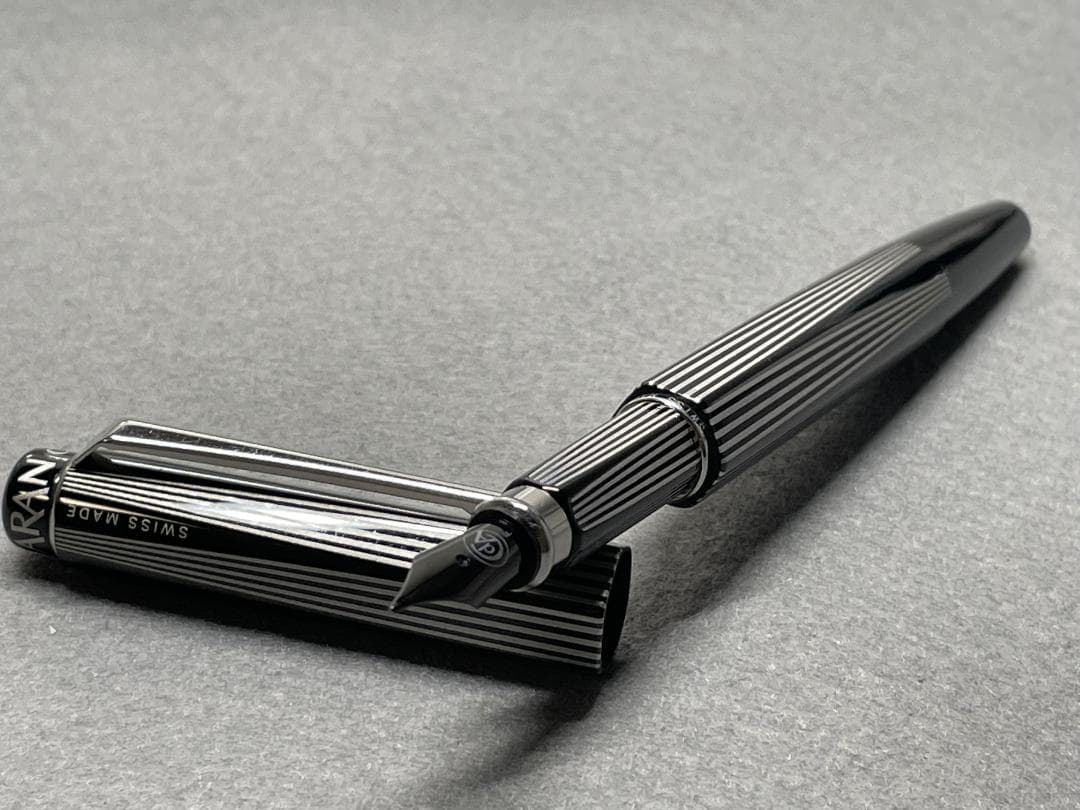 CARAN　D'ACHE(カランダッシュ)RNX.316　PVDブラック　万年筆