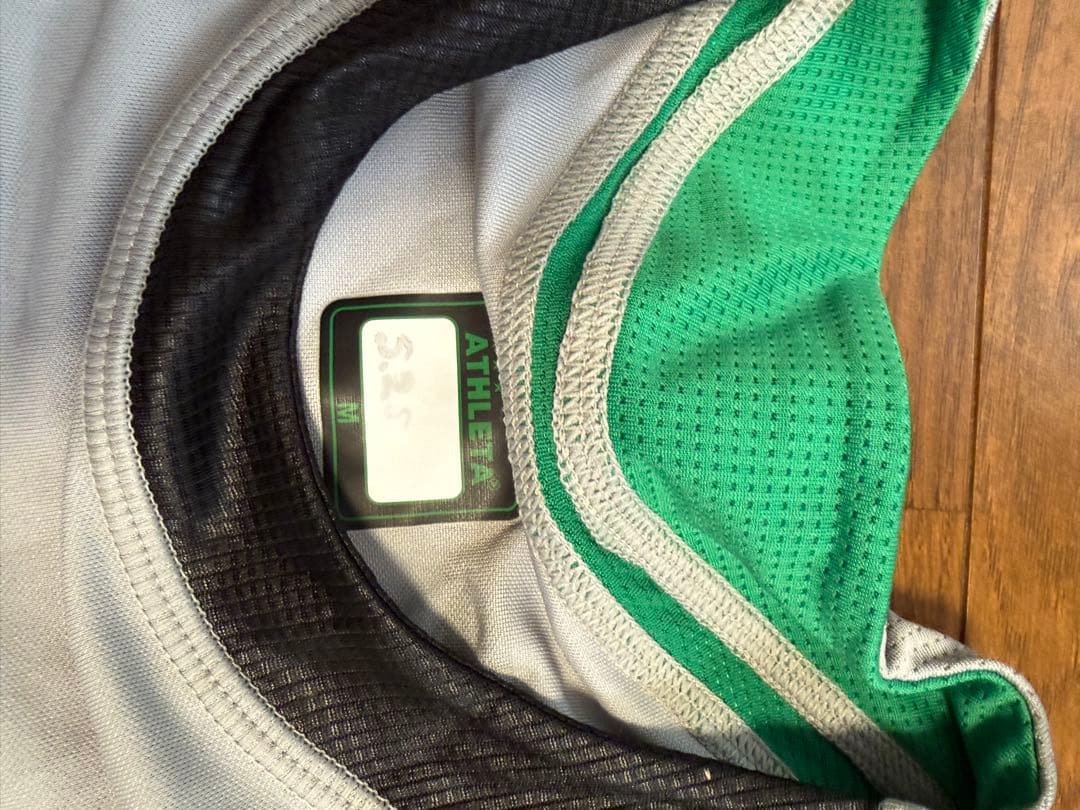 東京ヴェルディ　コーチ着用