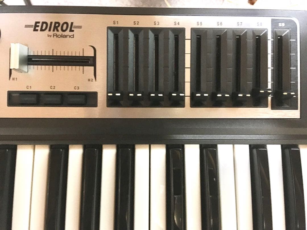 Roland　アフタータッチ対応MIDIキーボードコントローラー PCR-500