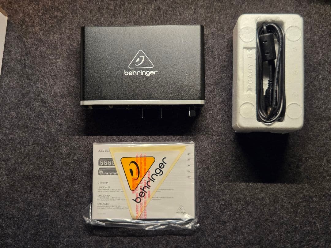 【美品】Behringer U-PHORIA UMC202HD