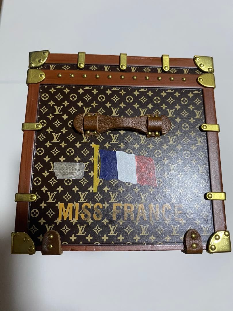 LOUIS VUITTONミスフランス　モノグラムトランク　ペーパーウェイト
