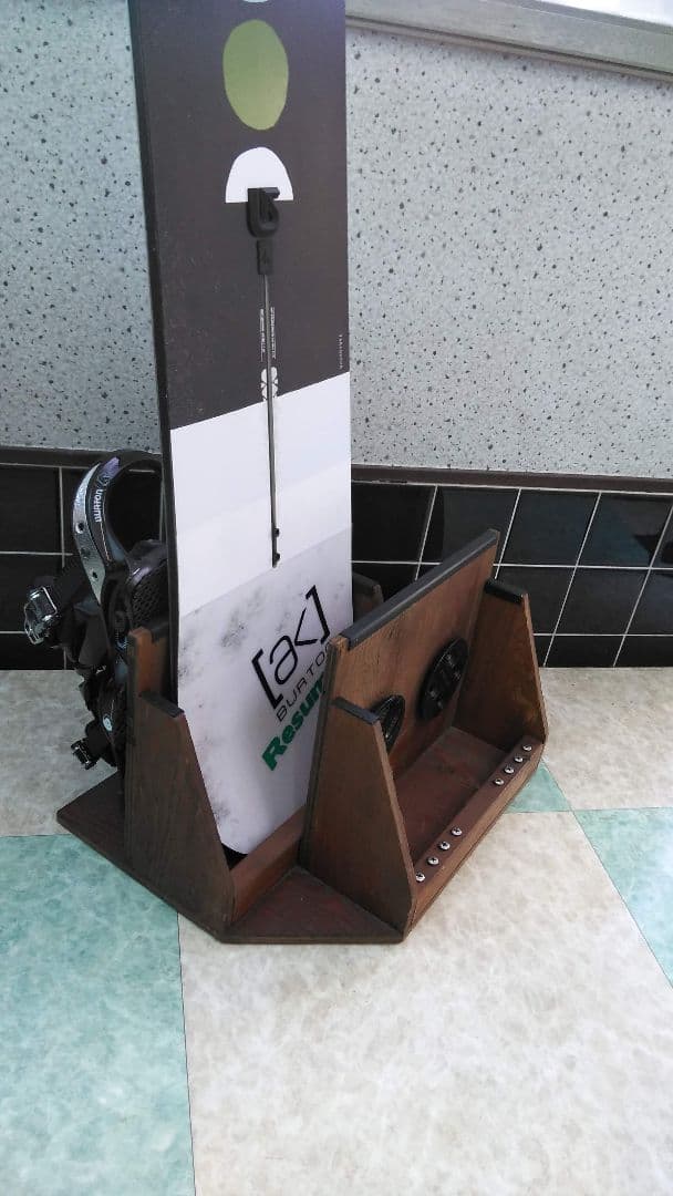 スノーボードスタンドラック　２本用 右側用　カラー　ウォルナット