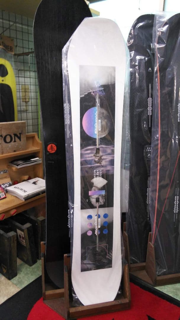 スノーボードスタンドラック　２本用 右側用　カラー　ウォルナット