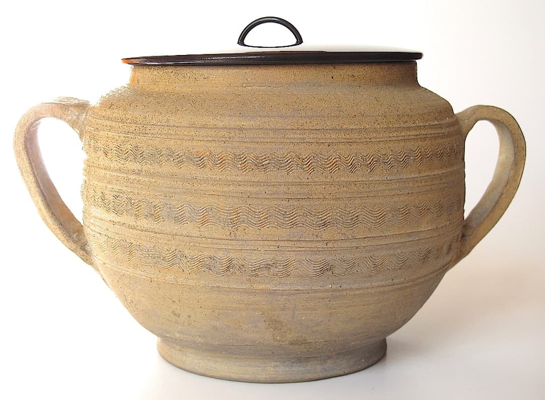 須恵器　水指　茶器　口径13cm、深さ12cm　蓋付き　箱付　茶道具　新羅土器