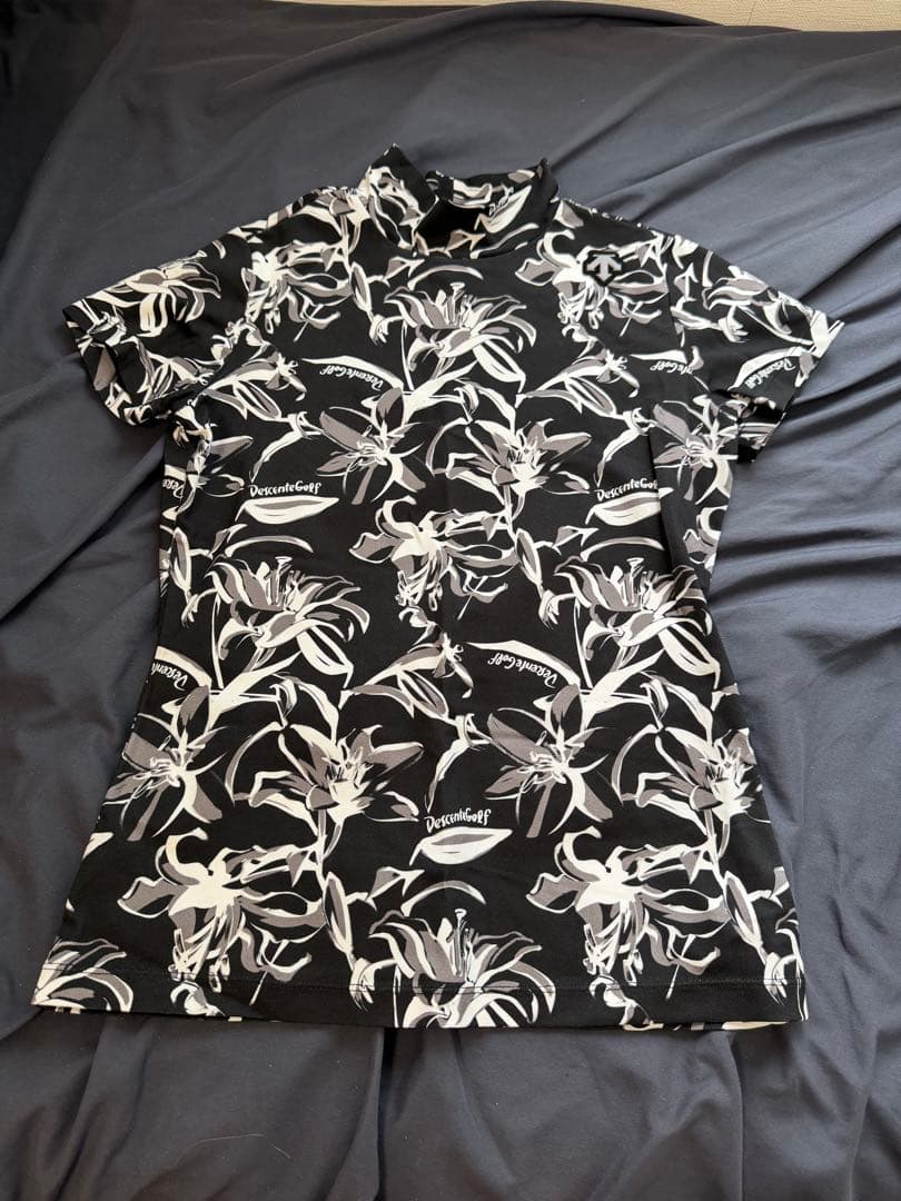 【極美品/定価約2万】デサントゴルフ レディース モックネックシャツリリー柄 S