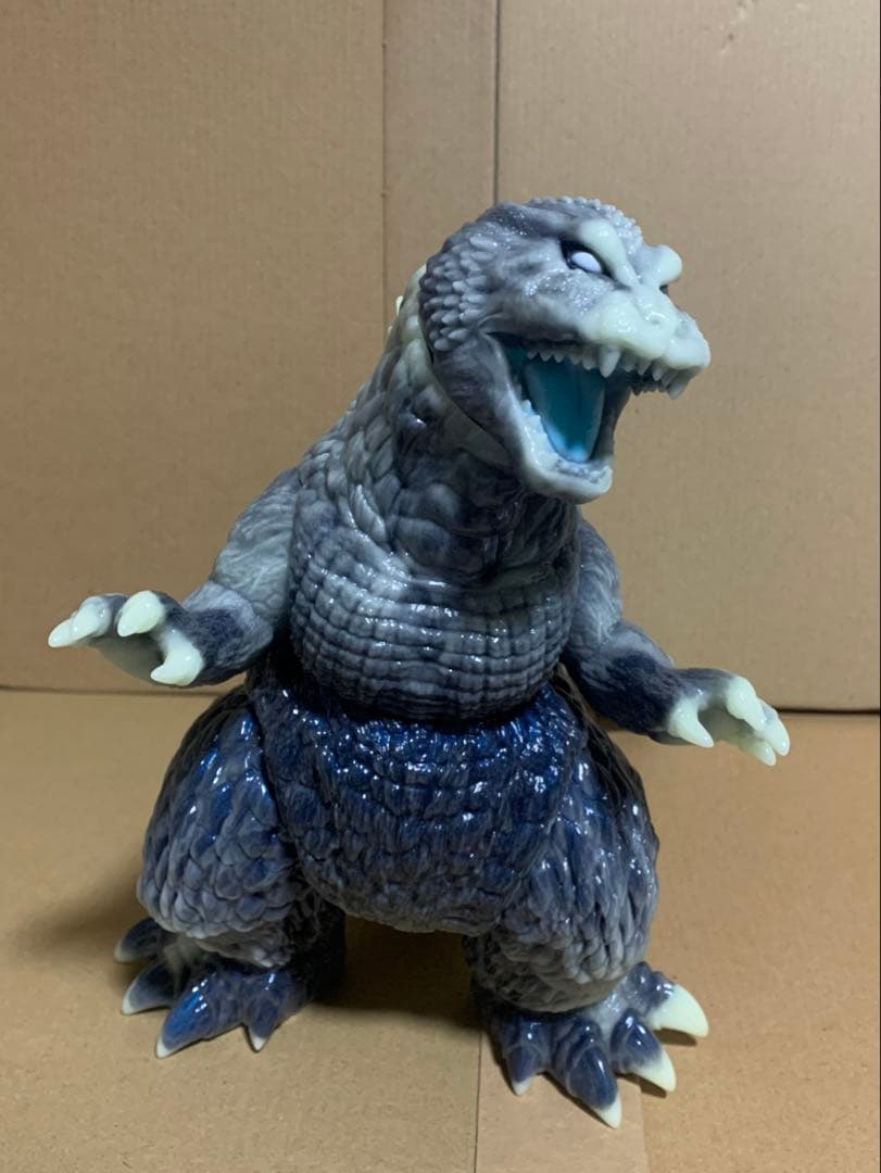 FrogTree ゴジラ ソフビ2001 蓄光マーブル成型、偏光パール塗装