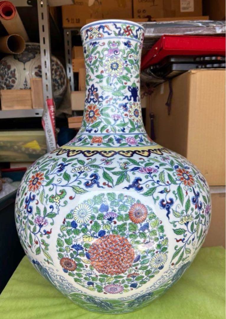 中国　古美術　清時代 斗彩天球特大花瓶 【大清雍正年製】在銘y115