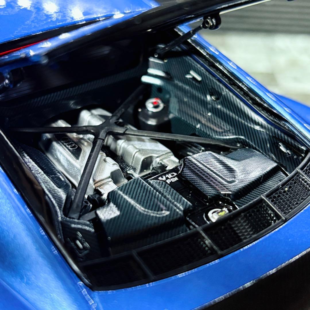 1/18 KENGFAI アウディ R8 V10 PLUS 2021