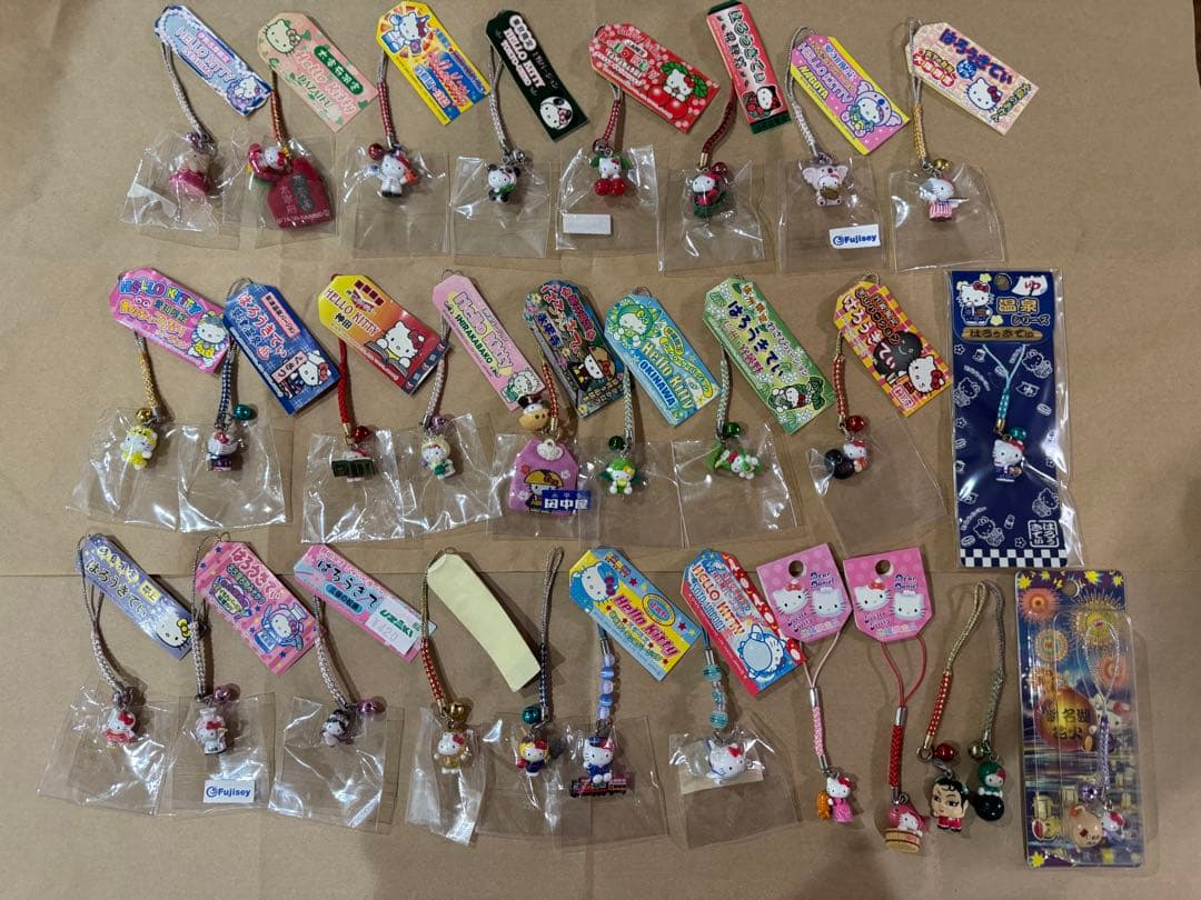 ご当地キティ　根付け　まとめ売り 51点セット➕2つオマケ　レアあり