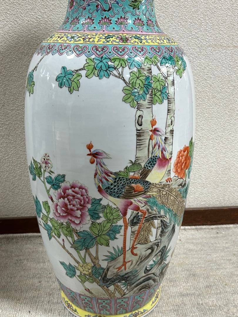 中国　景徳鎮製　孔雀牡丹図大瓶　送料込み0325