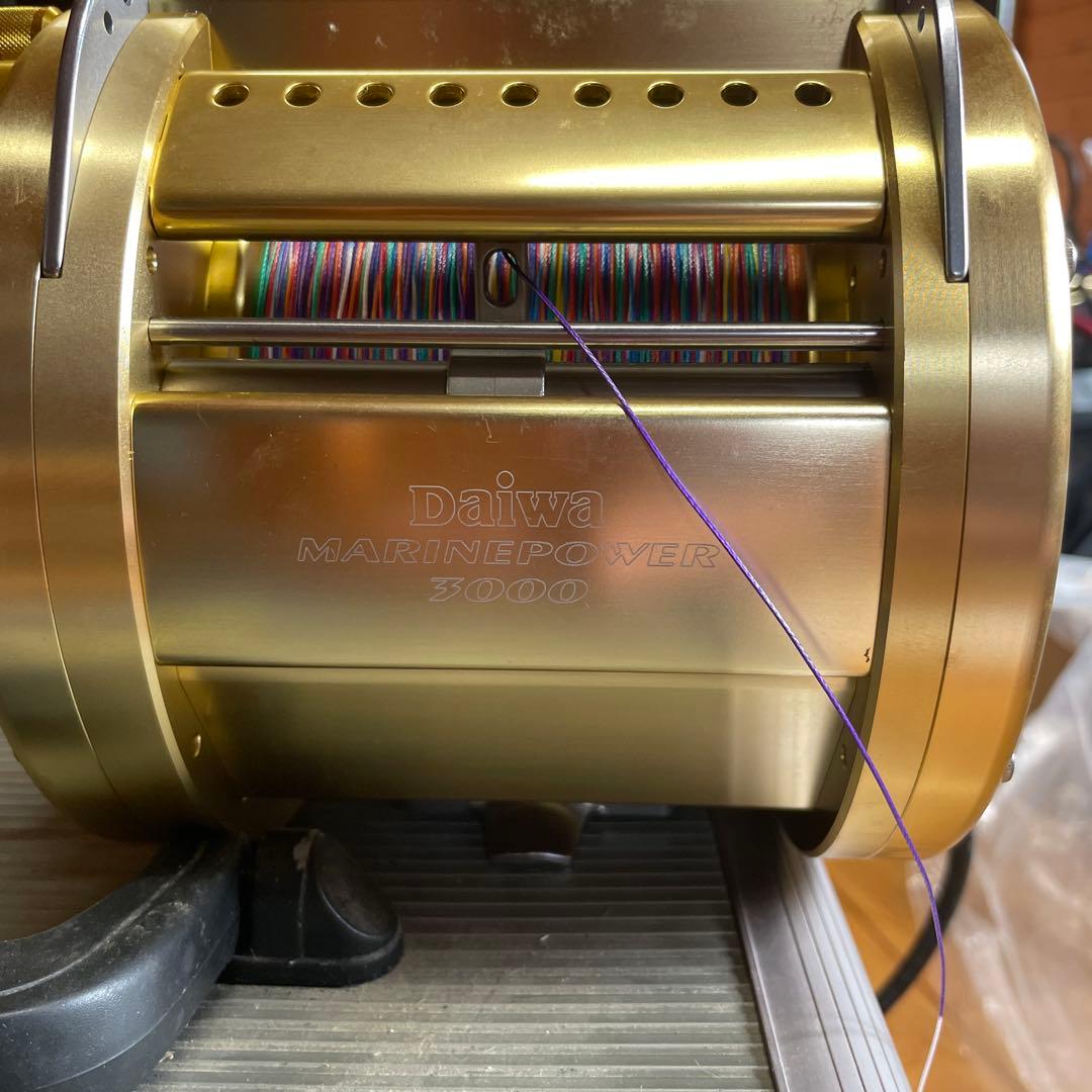 Daiwa MARINE POWER 3000 12V 電動リール　右巻き