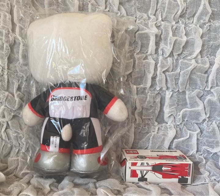 ハローキティ　トミカ　ブリジストンF1記念限定品