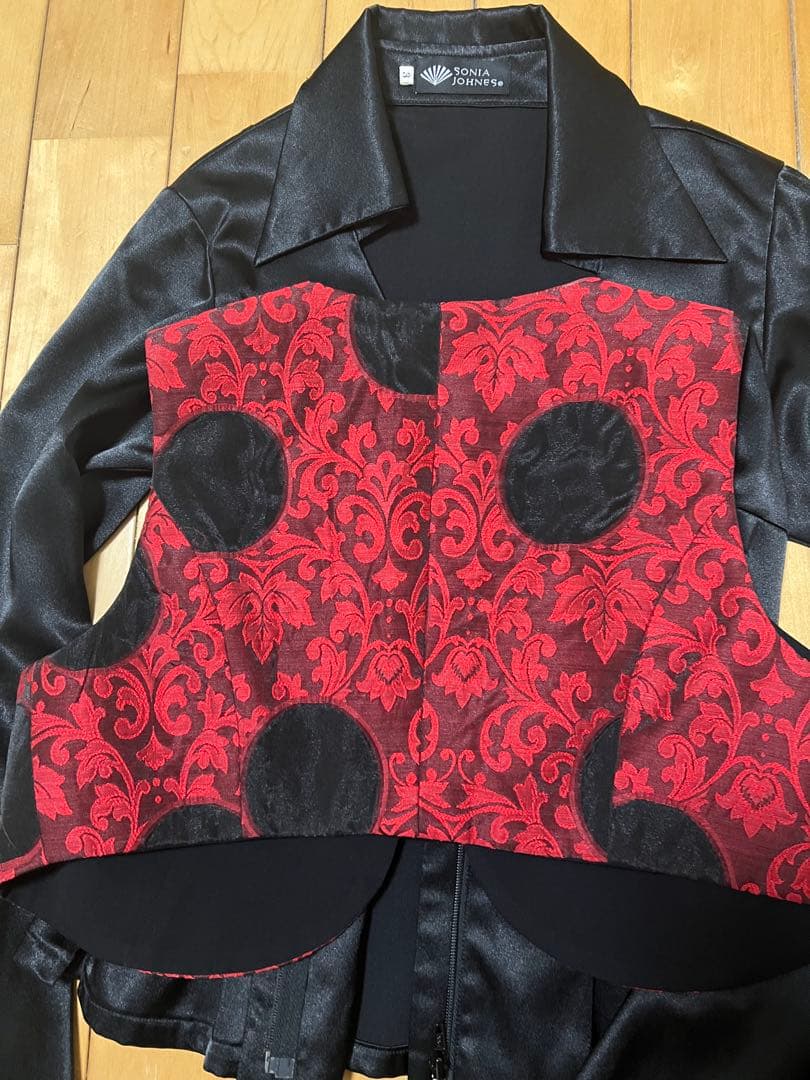 フラメンコ衣装　SONIA JOHNESブラウスとチャレコ