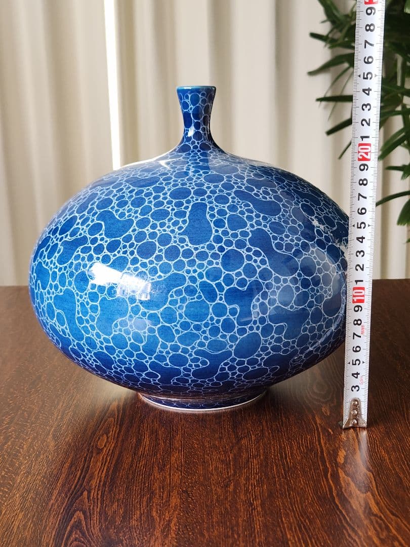 有田焼　松尾博之　博泉窯　墨はじき　花瓶 青　ろくろの名工　白磁　フラワーベース