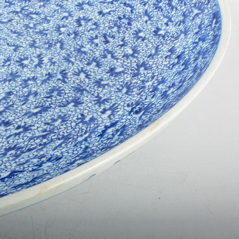 伊万里焼古伊万里　染付　総花唐草文　飾皿　大皿　大明成化年製銘　M　R4605B