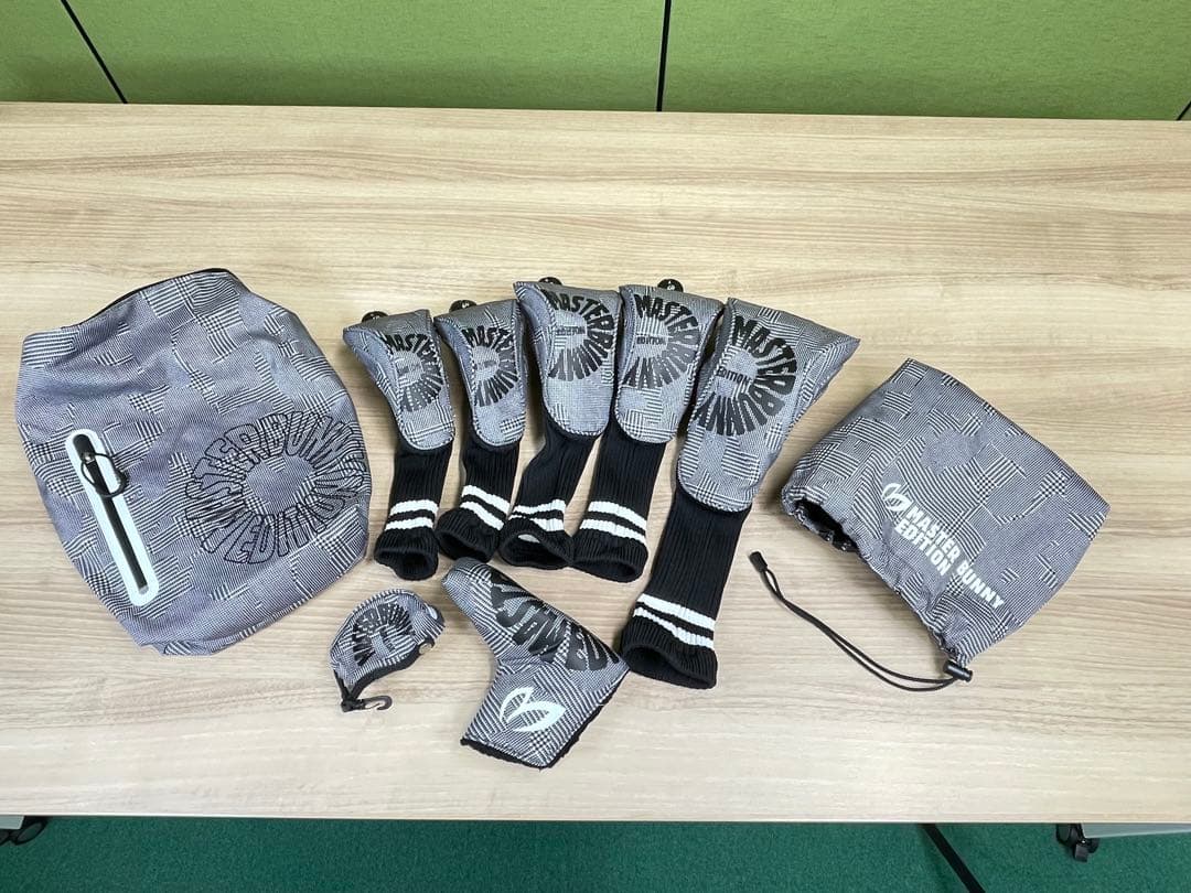 マスターバニー　キャディバック　ヘッドカバーセット