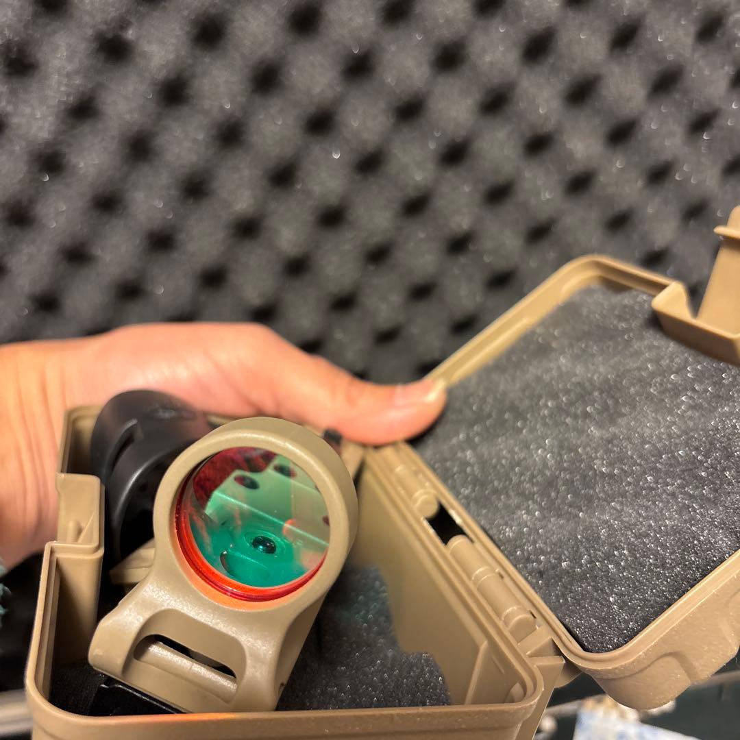 次世代電動ガン レッドドットサイト　サイレンサー 充電器　銃ケース　付き