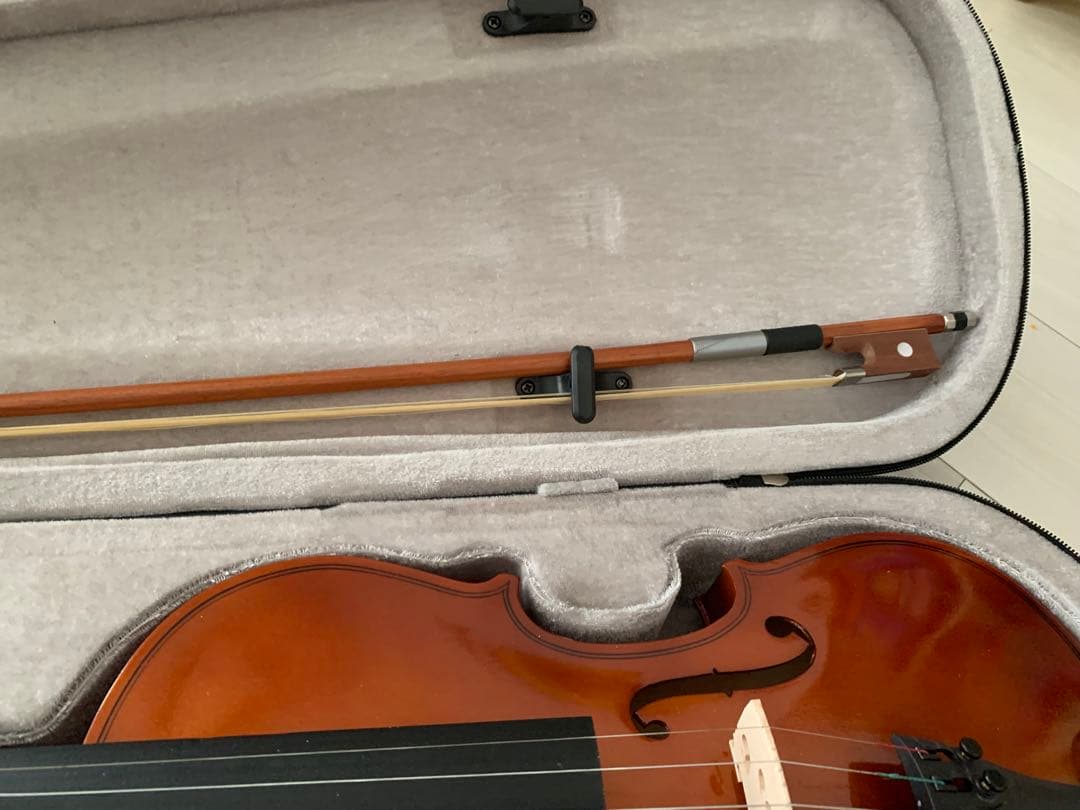 バイオリン4/4大人用　初心者用　弓ケース松脂付
