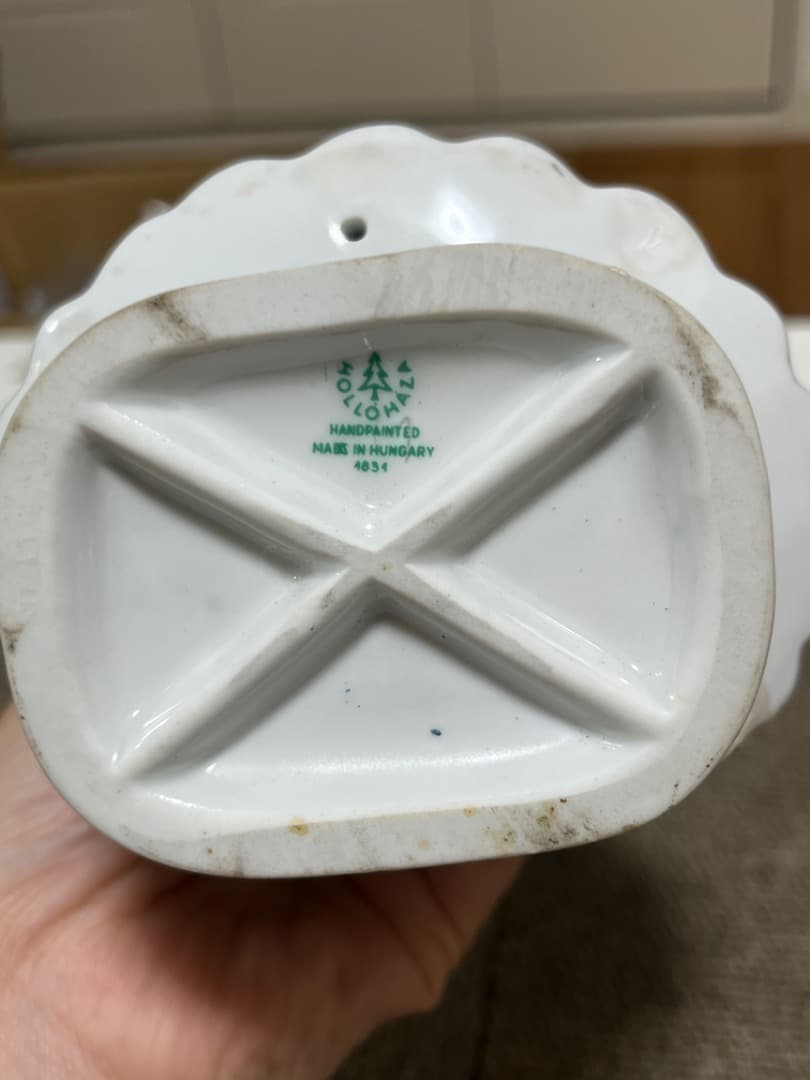 ホロハーザ ハンガリー 陶器人形 ヴィンテージ　アンティーク磁器農民女性置物