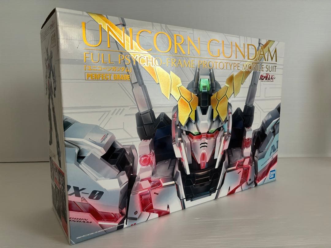 ユニコーンガンダム 1/60フィギュアプラモデルARMOR＆ RED UNIT