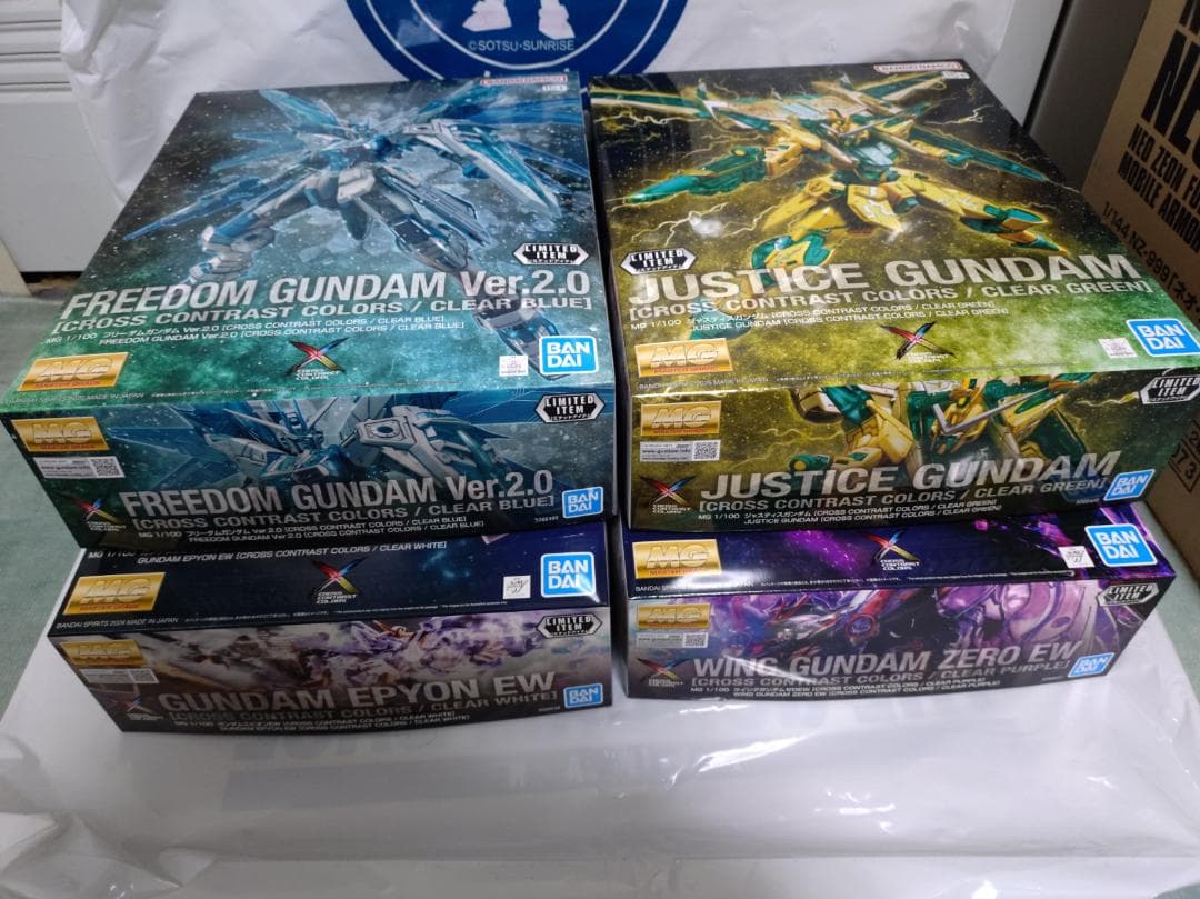 ガンダムエピオン　ウイングガンダムゼロ　フリーダムガンダム　ジャスティスガンダム