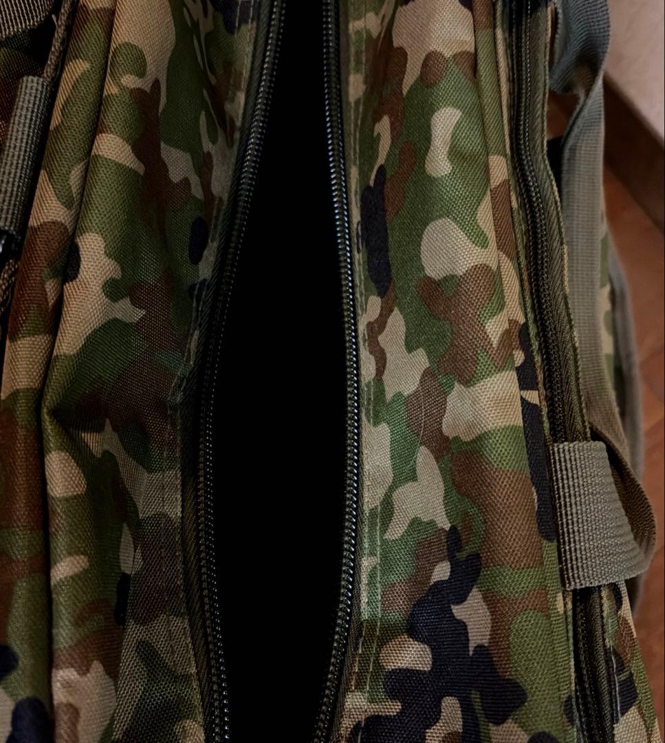 迷彩 中型バッグ ショルダーストラップ付き