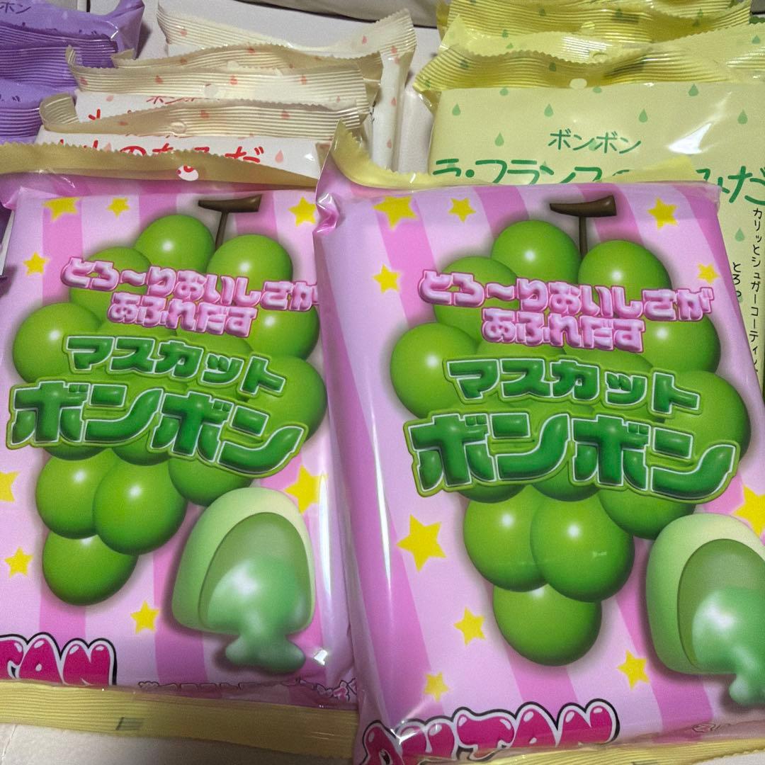 ボンボンシリーズマスカット5ラフランス4もも4ぶどう7マスカットボンボン2