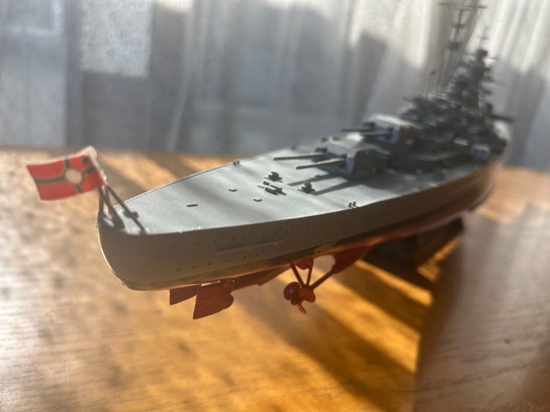 ドイツ高速戦艦ビスマルク.大西洋最大の殺し屋一発で(フッド撃沈)サイズ1/350