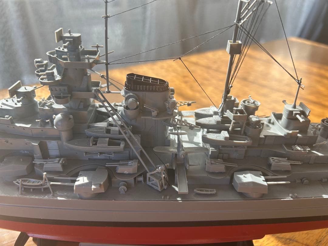 ドイツ高速戦艦ビスマルク.大西洋最大の殺し屋一発で(フッド撃沈)サイズ1/350