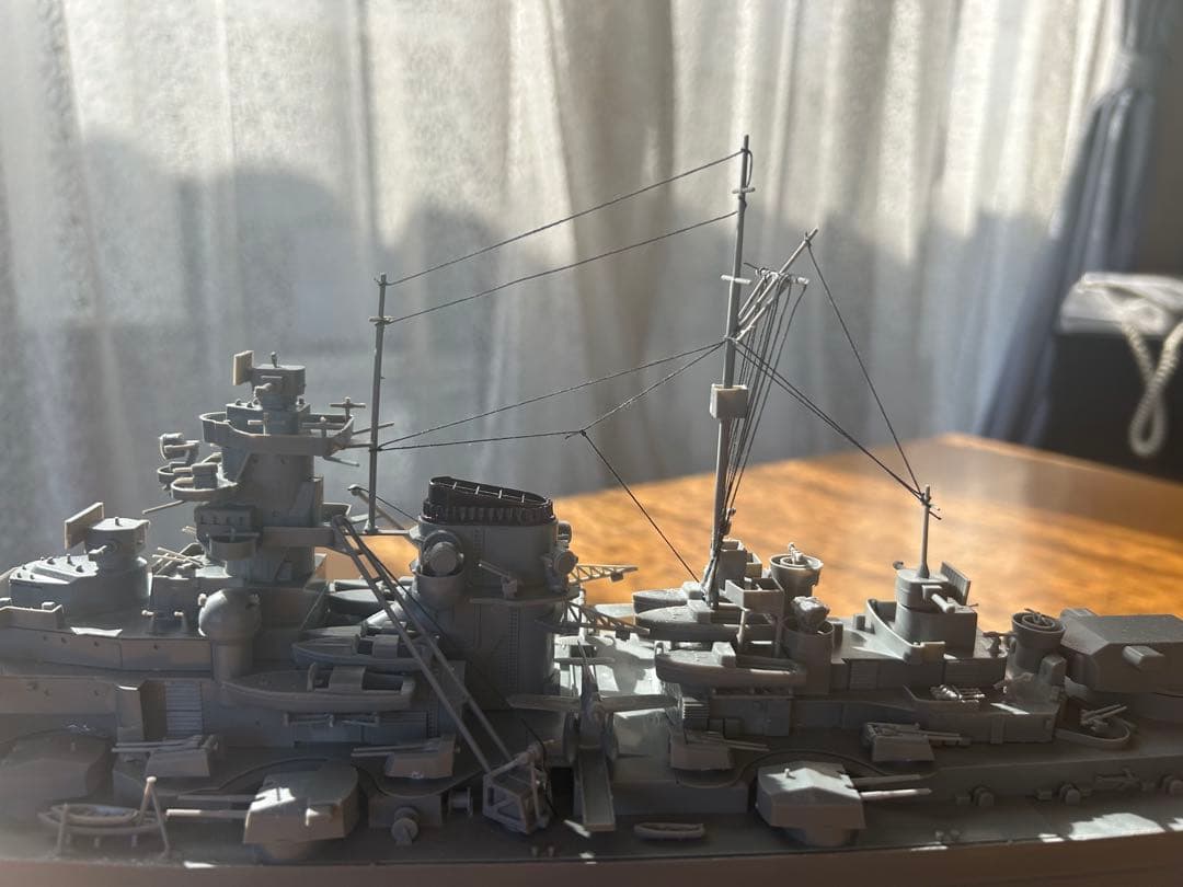 ドイツ高速戦艦ビスマルク.大西洋最大の殺し屋一発で(フッド撃沈)サイズ1/350