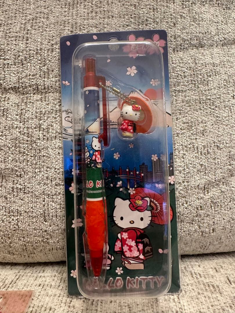 ハローキティご当地ボールペン26本、シャープペンシル1本