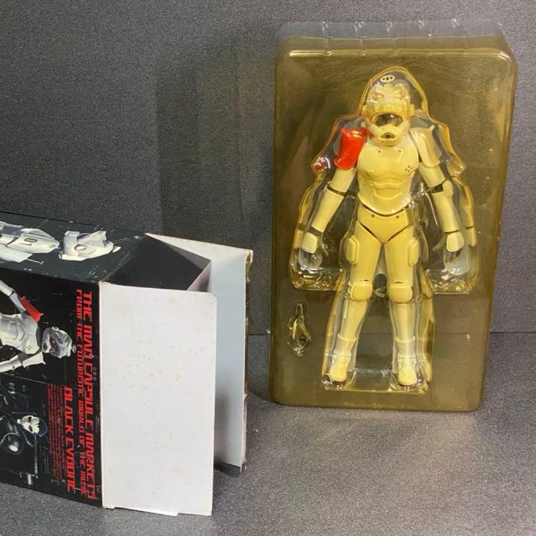 ホワイトクラッシャー ブラックサイボーン マッドカプセルマーケッツ RAH