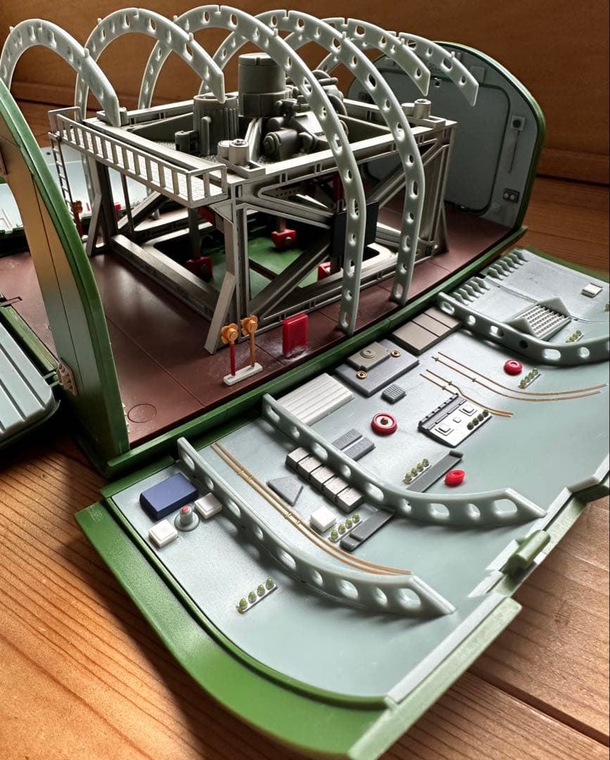 サンダーバード2号＆救助メカ　プラモデル 1/144スケール デアゴスティーニ