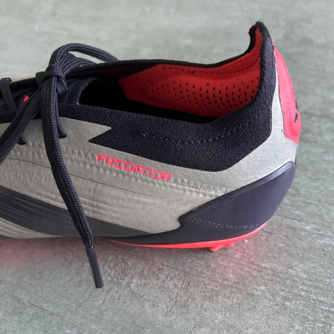 新発売　使用一回のみ！　アディダス　プレデター エリート　FG 27㎝