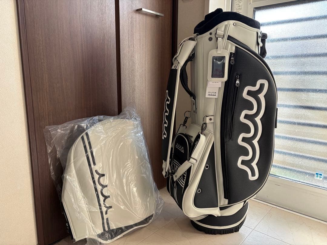 muta ムータマリンゴルフ　キャディバッグ ブラック・ホワイト　新品未使用
