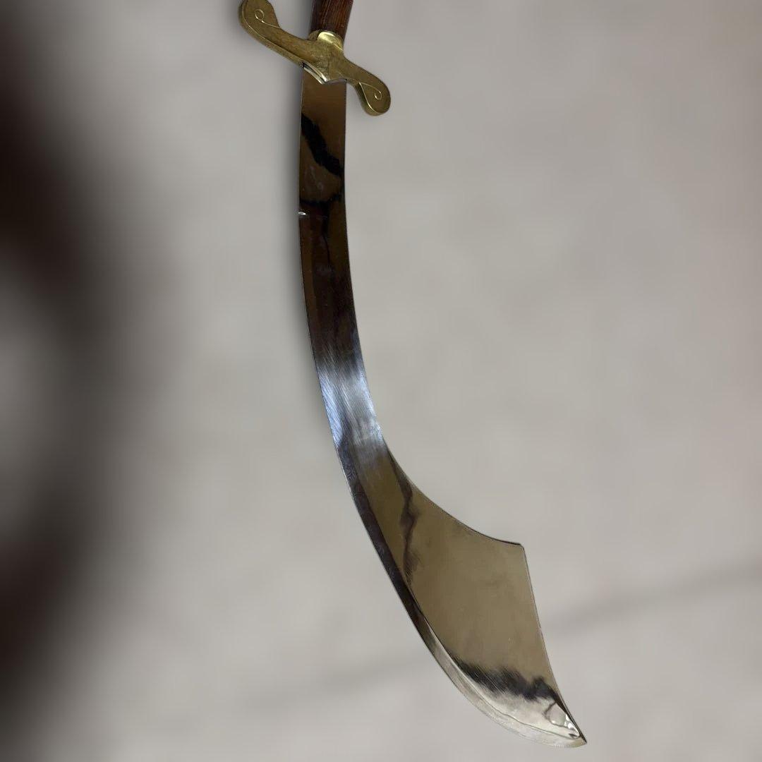 伝統的な曲線刀