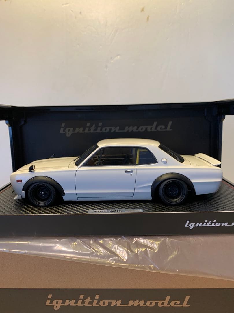 イグニッションモデル　1/18 ハコスカ 2台